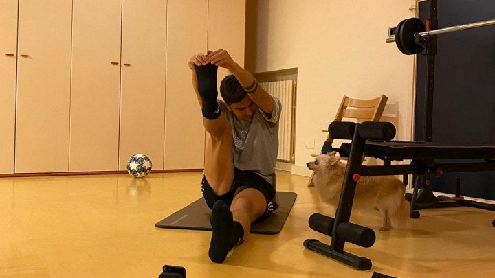 Paulo Dybala pokazao kako trenira u kućnoj izolaciji