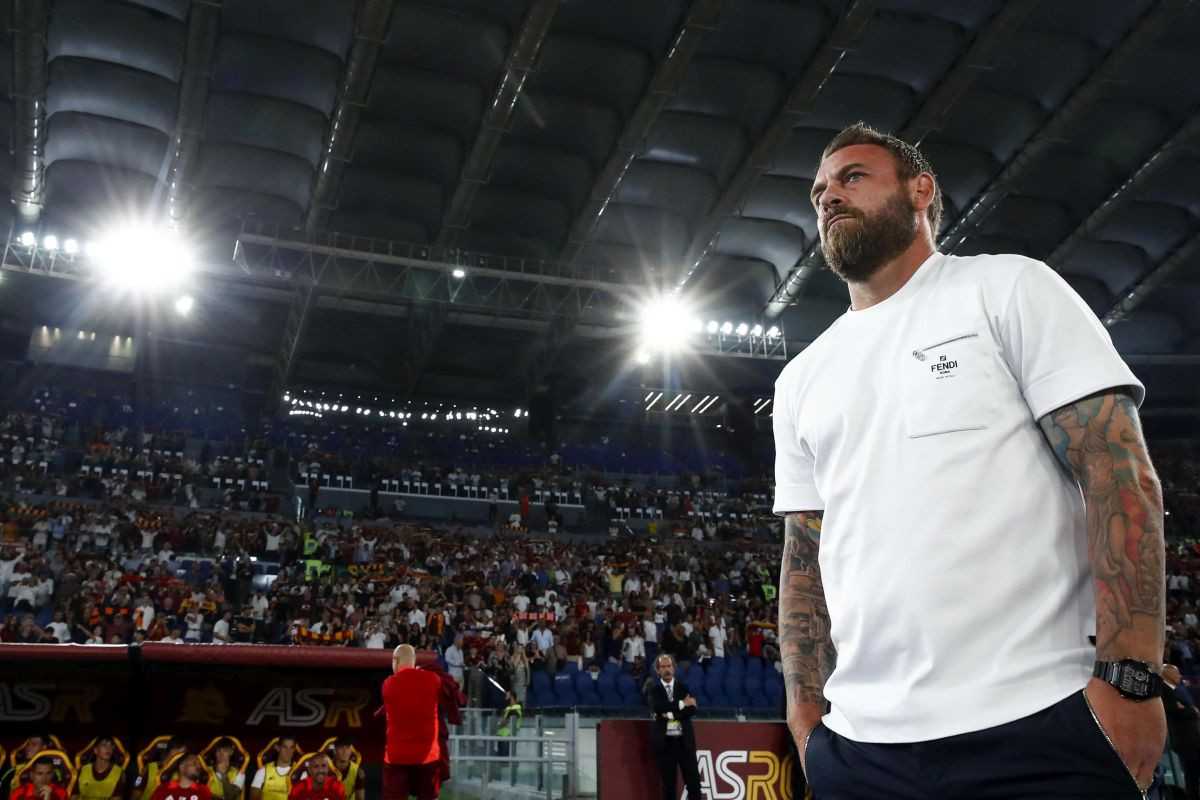 De Rossi otpisan: Dva Balkanca glavni kandidati za klupu Rome - Ko će preuzeti Vučicu? De Rossi otpisan: Dva Balkanca glavni kandidati za klupu Rome - Ko će preuzeti Vučicu?