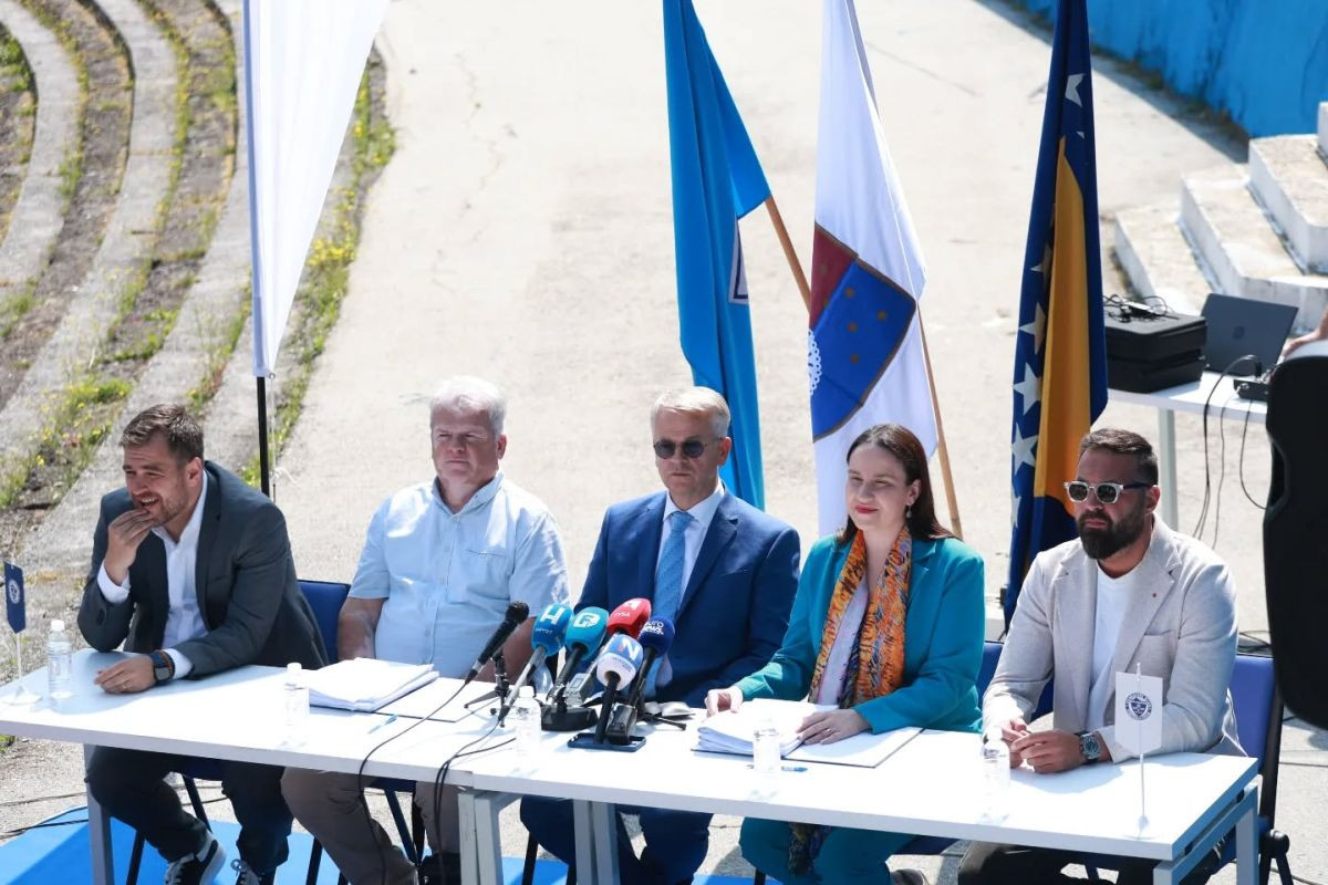 Iz Željezničara potvrdili: Potpisan ugovor za izgradnju južne tribine Stadiona Grbavica Iz Željezničara potvrdili: Potpisan ugovor za izgradnju južne tribine Stadiona Grbavica