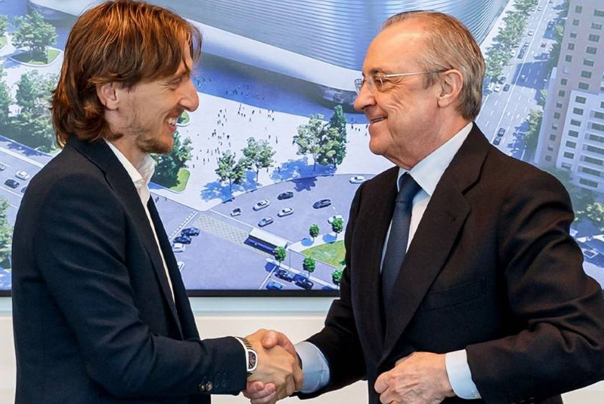 Modrić nakon fijaska protiv Barce rekao Perezu ko će ga naslijediti: "Bit će ključno da ga dovedeš" Modrić nakon fijaska protiv Barce rekao Perezu ko će ga naslijediti: "Bit će ključno da ga dovedeš"