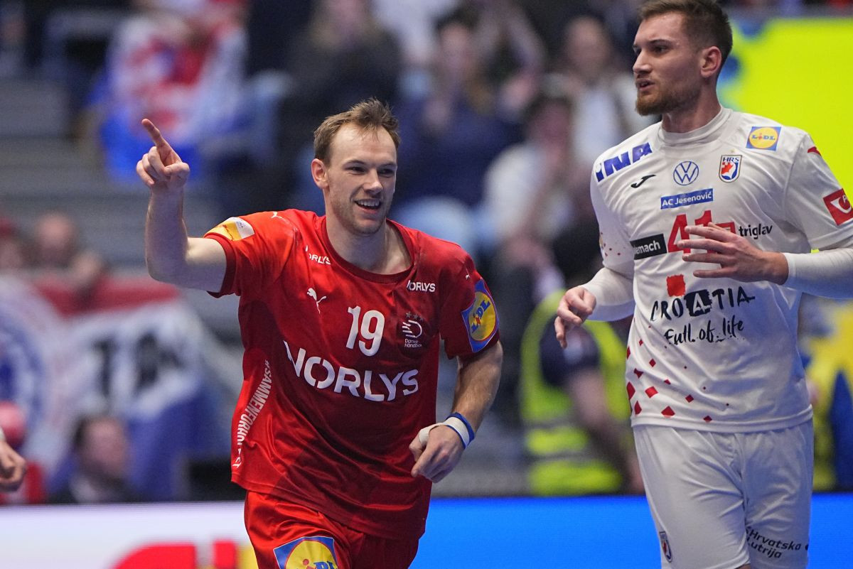 Dva crvena i veliko nezadovoljstvo Hrvata suđenjem ali šta im to vrijedi: Danska je prvak svijeta! Dva crvena i veliko nezadovoljstvo Hrvata suđenjem ali šta im to vrijedi: Danska je prvak svijeta!
