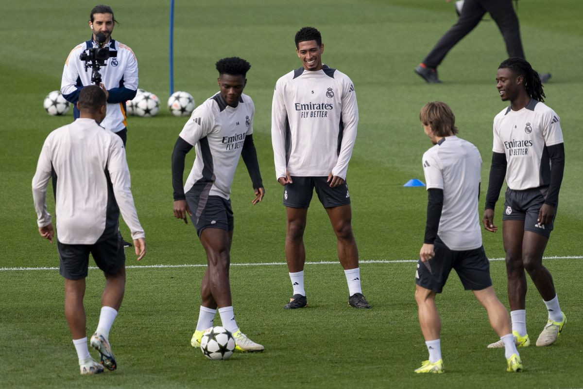 Ancelottiju veznjak Reala izvadio živce, branio ga Mbappe: "Pa ovo ti je već treći put..." Ancelottiju veznjak Reala izvadio živce, branio ga Mbappe: "Pa ovo ti je već treći put..."