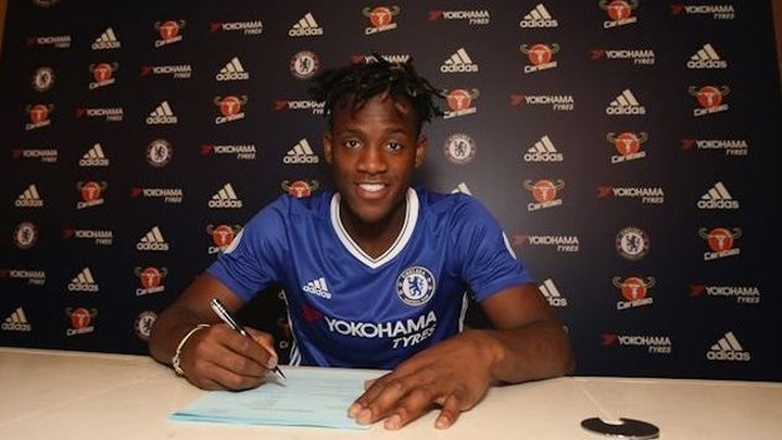 Zvanično: Batshuayi potpisao za Chelsea