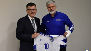 Ambasador UEFA-e Aljoša Asanović u posjeti N/FSBiH