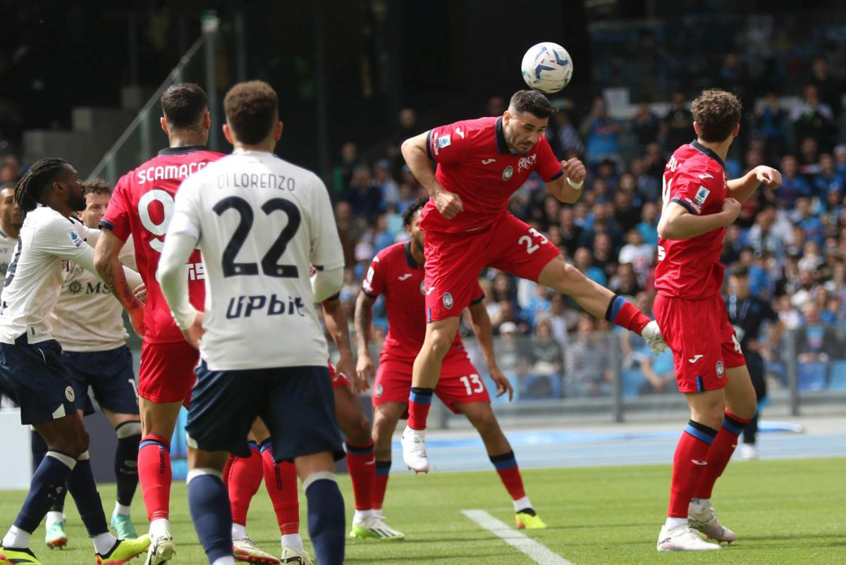 Atalanta bi da ga zadrži, ali Seo želi da ide: Kolašinac se vraća u Bundesligu Atalanta bi da ga zadrži, ali Seo želi da ide: Kolašinac se vraća u Bundesligu