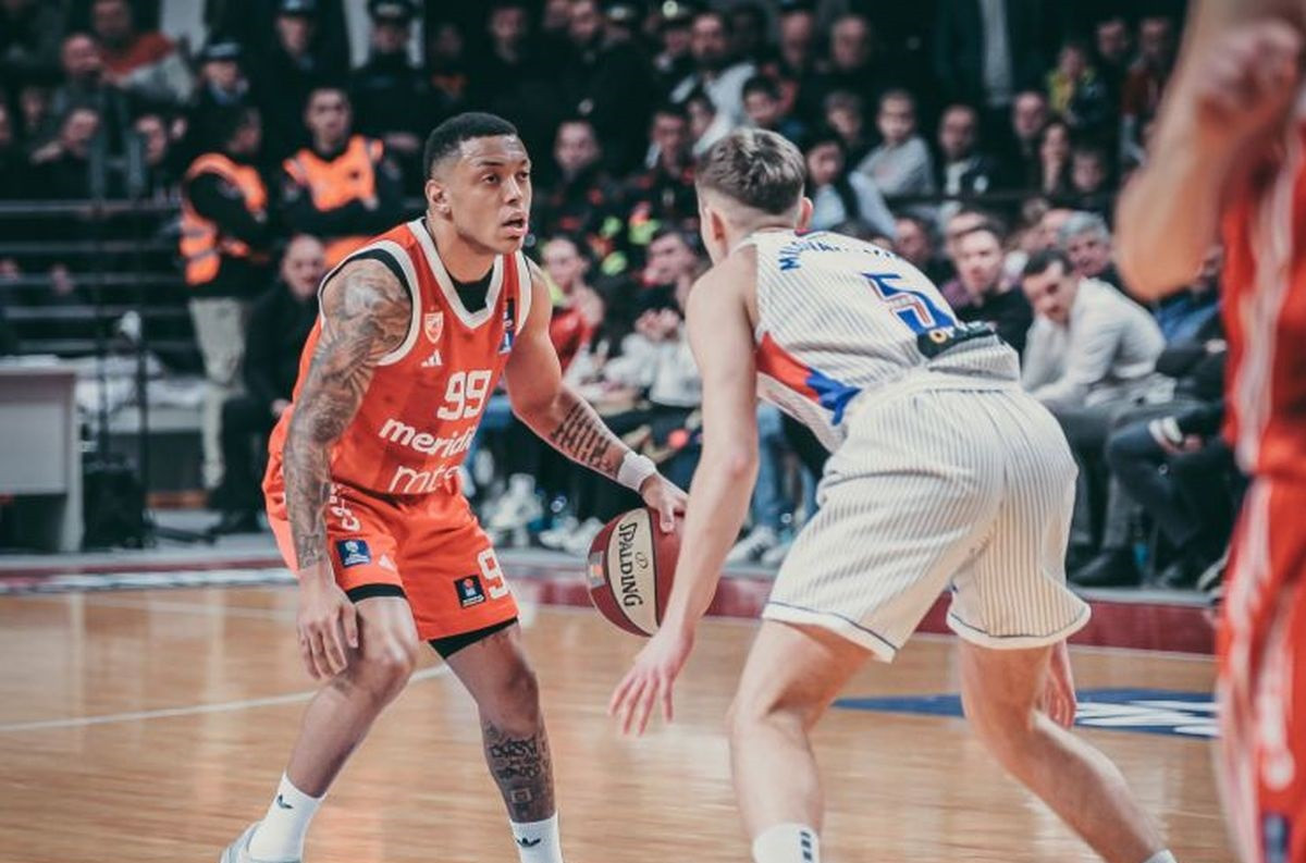 Crvena zvezda slavila u Laktašima Crvena zvezda slavila u Laktašima