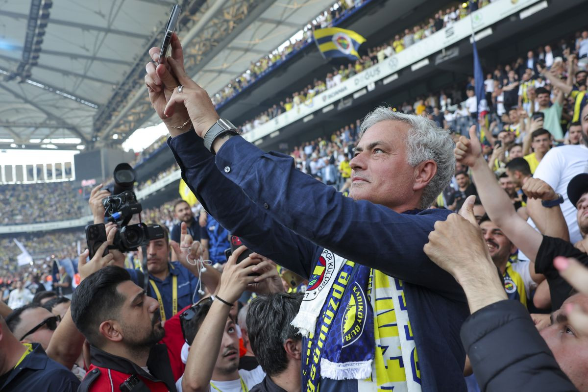 Velika zvijezda nije pala na Mourinhov šarm: Posebni i Fenerbahče dobili jasnu odbijenicu Velika zvijezda nije pala na Mourinhov šarm: Posebni i Fenerbahče dobili jasnu odbijenicu