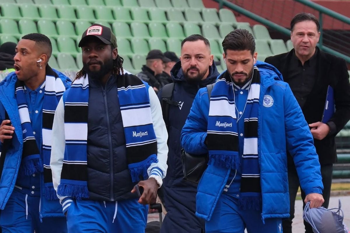 Igrači Željezničara stigli na Koševo i za zanimljiv način pružili podršku Manijacima