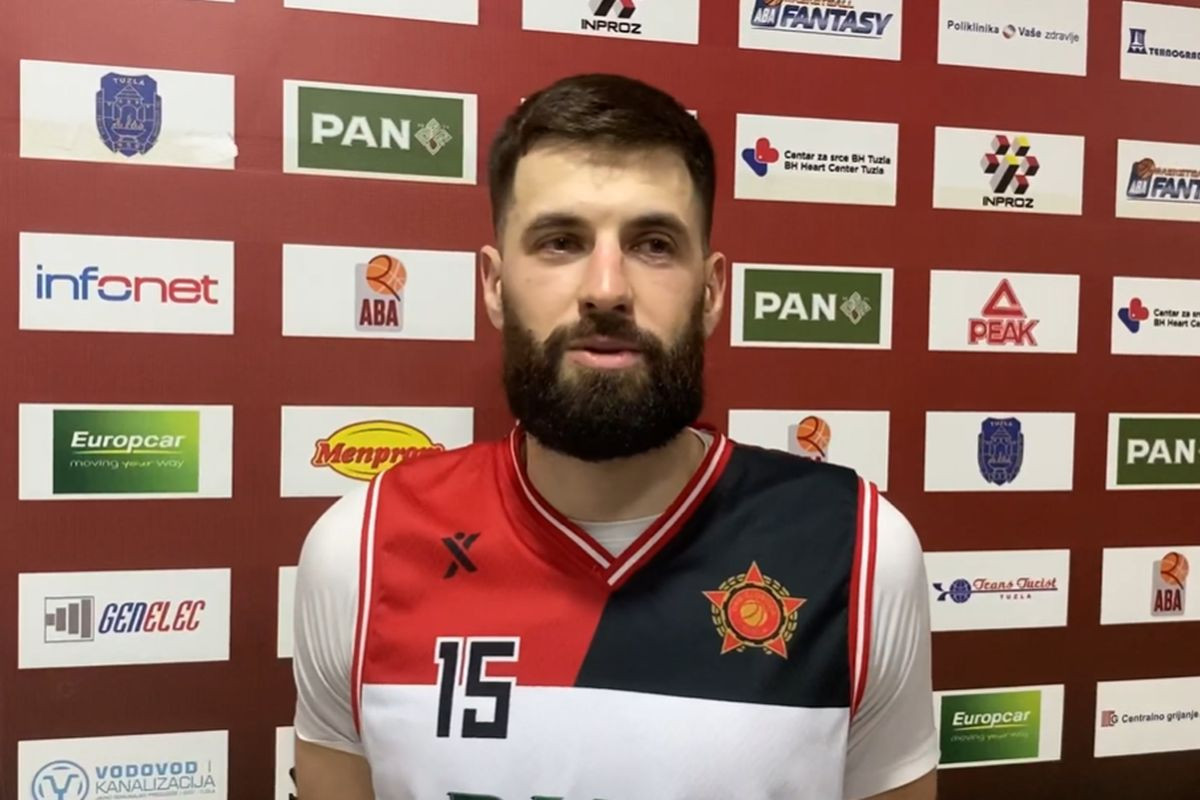 Sport je večeras pobijedio u Tuzli: Veliki rivali s parketa otišli kao najveći prijatelji! Sport je večeras pobijedio u Tuzli: Veliki rivali s parketa otišli kao najveći prijatelji!