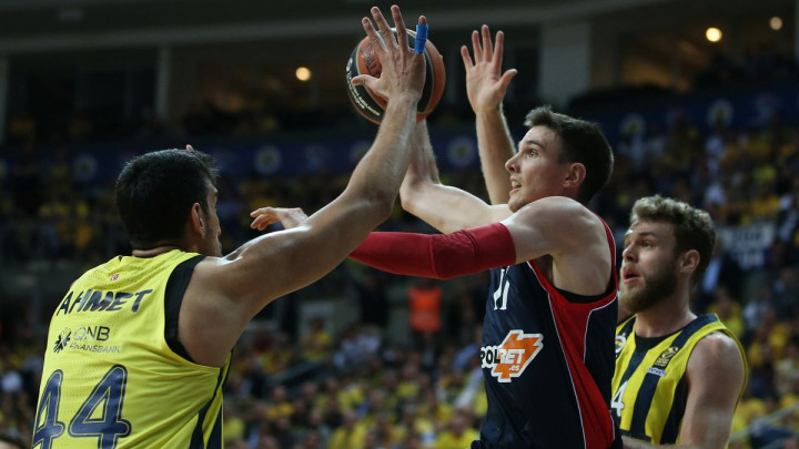 Fenerbahče bez problema protiv Baskonije u prvom meču