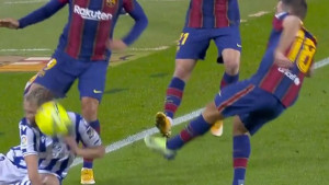 Alba napucao Januzaja loptom u glavu i još se čudio što mu nije pružio ruku