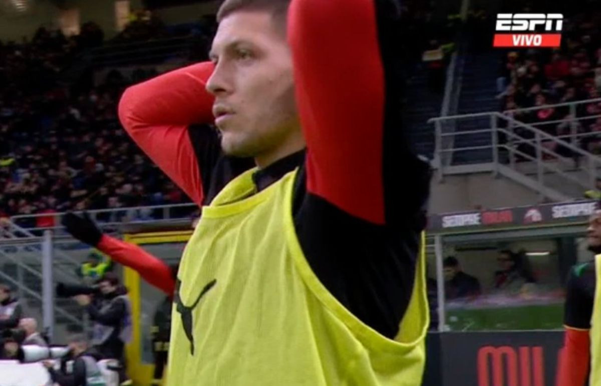 Muk na San Siru zbog Strahinje Pavlovića, Luka Jović se uhvatio za glavu Muk na San Siru zbog Strahinje Pavlovića, Luka Jović se uhvatio za glavu