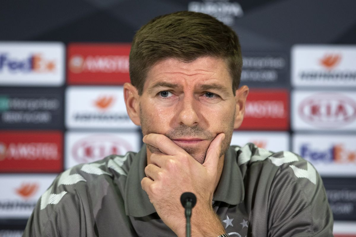Iz Liverpoola poručili: Nemoguće je da Gerrard potpiše ugovor samo kako bi osvojio titulu