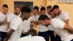 Snimak iz svlačionice Parme pokazuje kakva je Buffon legenda