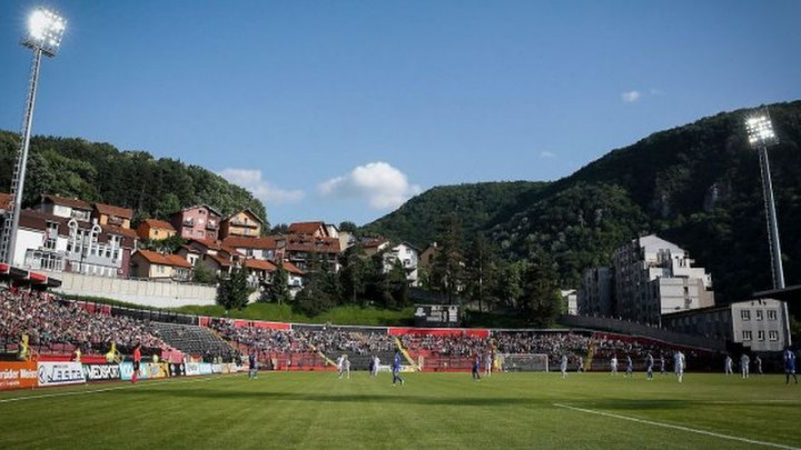 Trener ga izbacio iz tima, on s prijateljima došao da se obračuna