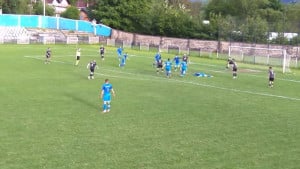 Novi haos na bh. stadionima: Igrač leži, sudija ne prekida akciju, a zatim šokira cijeli stadion