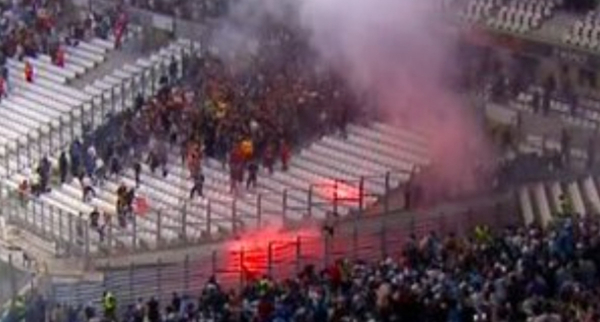 Neredi na tribinama: Navijači izazvali prekid na Velodromeu Neredi na tribinama: Navijači izazvali prekid na Velodromeu