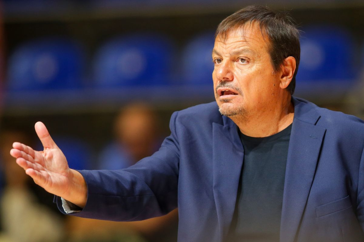Ataman imao svoj show na press-konferenciji i isprozivao trenera Efesa: "Mrzim ljude koji se smiju"