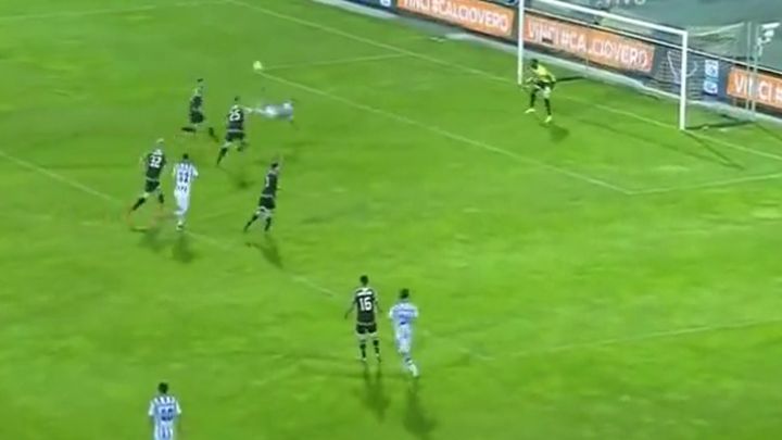 Spektakularan gol škaricama u Seriji B