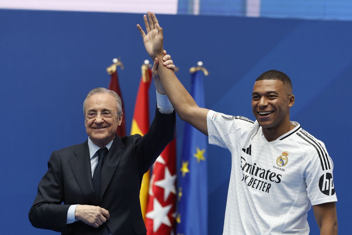 Florentino Perez prvo predstavio Mbappea, nekoliko sati kasnije krenuo po veliku zvijezdu Liverpoola Florentino Perez prvo predstavio Mbappea, nekoliko sati kasnije krenuo po veliku zvijezdu Liverpoola