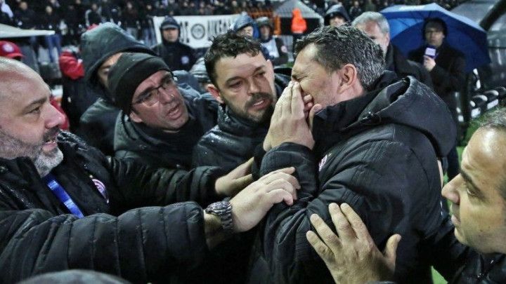 Haos u Grčkoj: Veliki derbi odgođen, trener Olympiakosa završio u bolnici