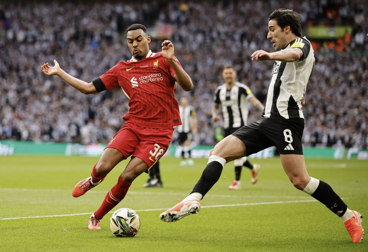 Liverpool izgubio još jedno finale: Newcastle stigao do trofeja nakon sedam decenija posta
