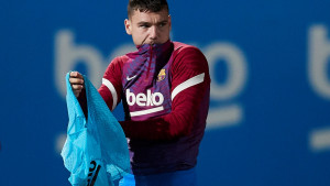 Xavi ga je gurnuo u vatru ove sezone, a Barcelona sada prodala