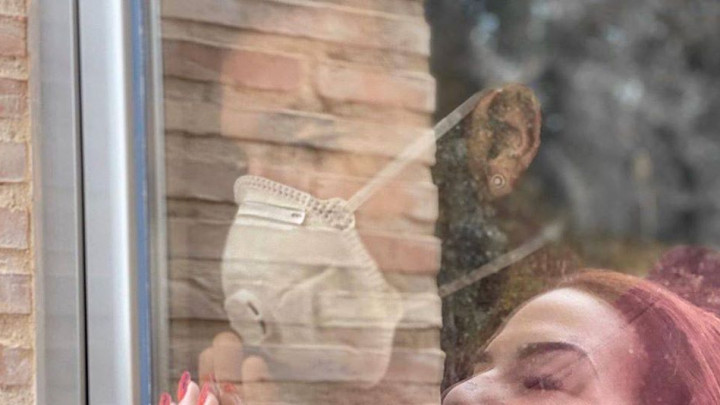 Srceparajuća fotografija Garayja: Pokazao na koji način može vidjeti svoju porodicu u izolaciji