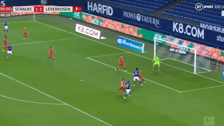 Svi su se predali, ali ne i golman Bayer Leverkusena: Nevjerovatna odbrana Hardeckyja u 97. minuti