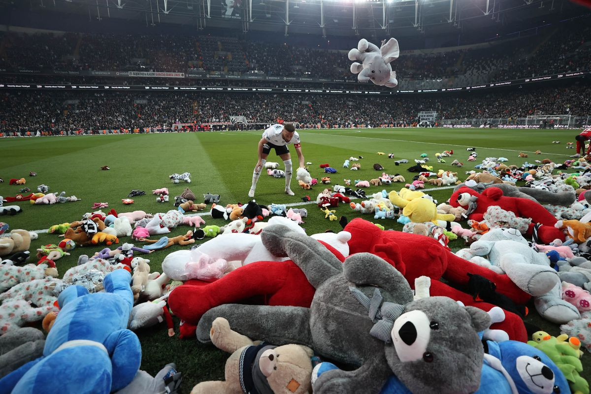 Dva dana nakon što su osvojili fudbalski svijet, navijačima Bešiktaša srca su slomljena