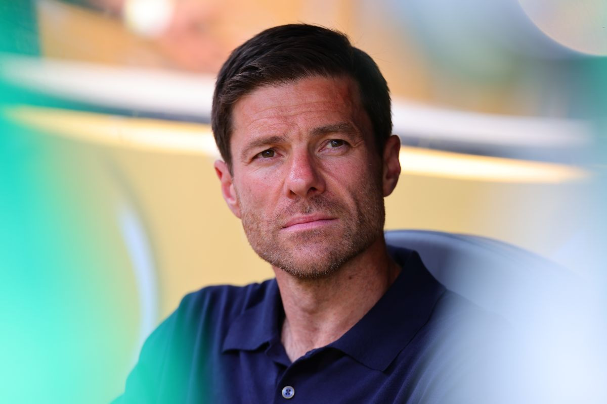 Xabi Alonso prekinuo Realovu tradiciju, pojedini navijači poručuju: "Ili poštuj ili odlazi" Xabi Alonso prekinuo Realovu tradiciju, pojedini navijači poručuju: "Ili poštuj ili odlazi"