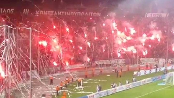 Navijači PAOK-a zapalili stadion