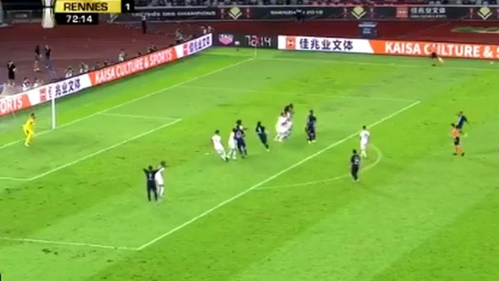 Spektakularan gol Angela Di Marije iz slobodnog udarca