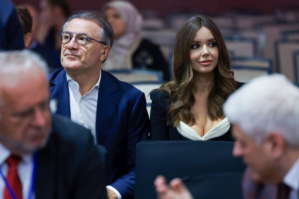 Neponovljiv dan na Maksimiru! Dinamo slavi rođendan, a Mamić javlja: "Za 26 miliona smo prodali..." Neponovljiv dan na Maksimiru! Dinamo slavi rođendan, a Mamić javlja: "Za 26 miliona smo prodali..."