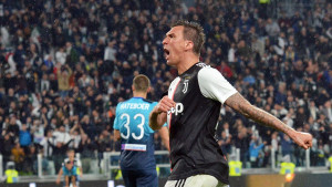 Novi klub je veliko iznenađenje: Mandžukić danas potpisuje?