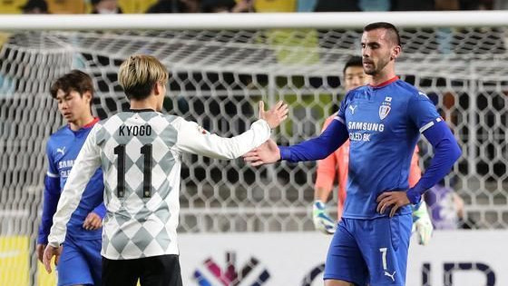 Suwon remizirao, Krpić ponovo zamijenjen