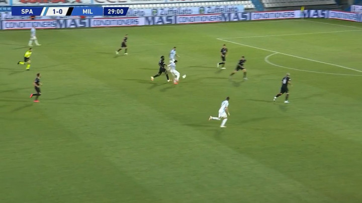 Zovu ga 'dedo Serije A', a on je Donnarummi postigao gol desetljeća!