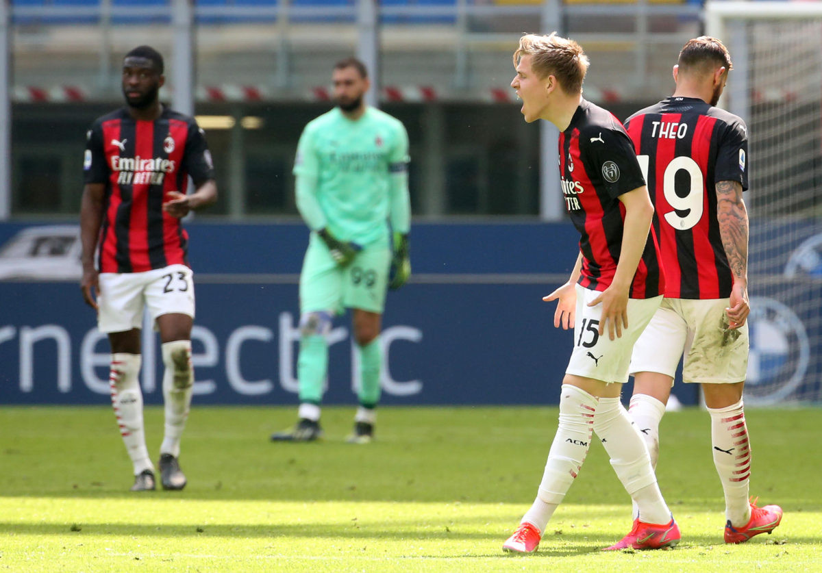 Milan igra važan meč u Parmi,  stigli su i sastavi