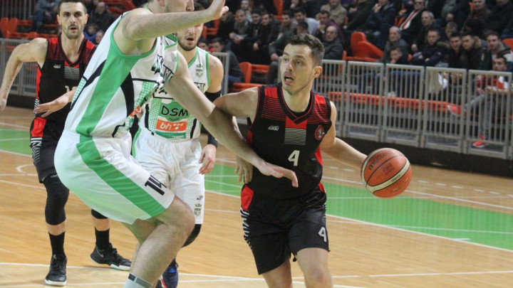KK Kakanj u dramatičnoj završnici slavio u Areni protiv OKK Čelik
