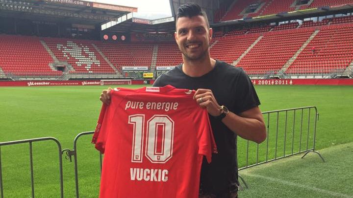 Vučkić potpisao za Twente