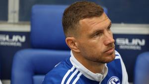 Schalke počeo pripreme, ali sve se i dalje vrti oko Edina Džeke
