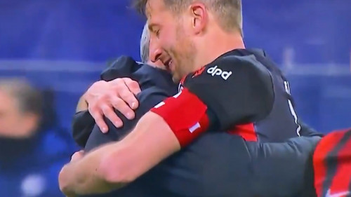 Noć puna emocija u Frankfurtu: Kapiten okončao karijeru