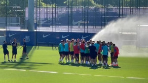 Kamere snimile trenutak kada se defanzivac Barcelone na treningu oprostio od saigrača