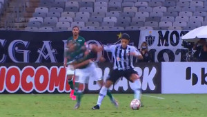 Ne zovu ga džaba Hulk: Od Brazilca se protivnik odbio kao da ga je pokupio transporter
