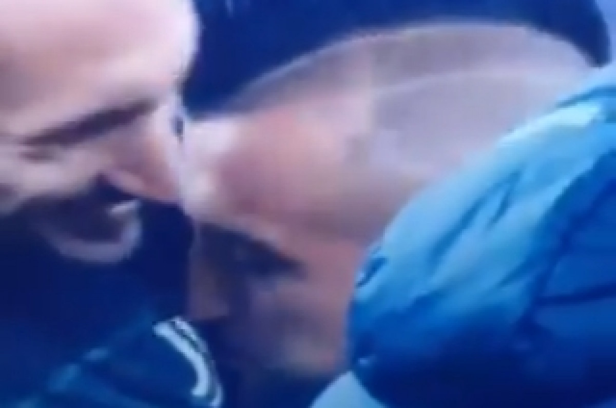 Navijači Intera će ga razapeti: Vidal poljubio grb Juventusa pred utakmicu