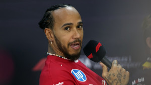 Hamilton odbrusio kritičarima: "Ne možete me porediti sa nekim drugim čovjekom od 40. godina"