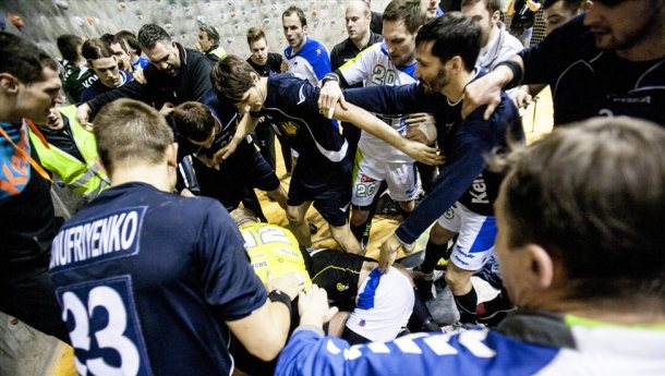 Slovenci plasman u baraž proslavili tučom sa Ukrajincima Slovenci plasman u baraž proslavili tučom sa Ukrajincima