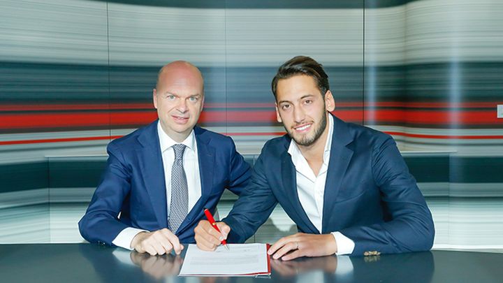 Službeno: Calhanoglu potpisao za Milan