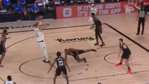 Gdje li je krenuo: Porzingis obrukao Leonarda za sva vremena