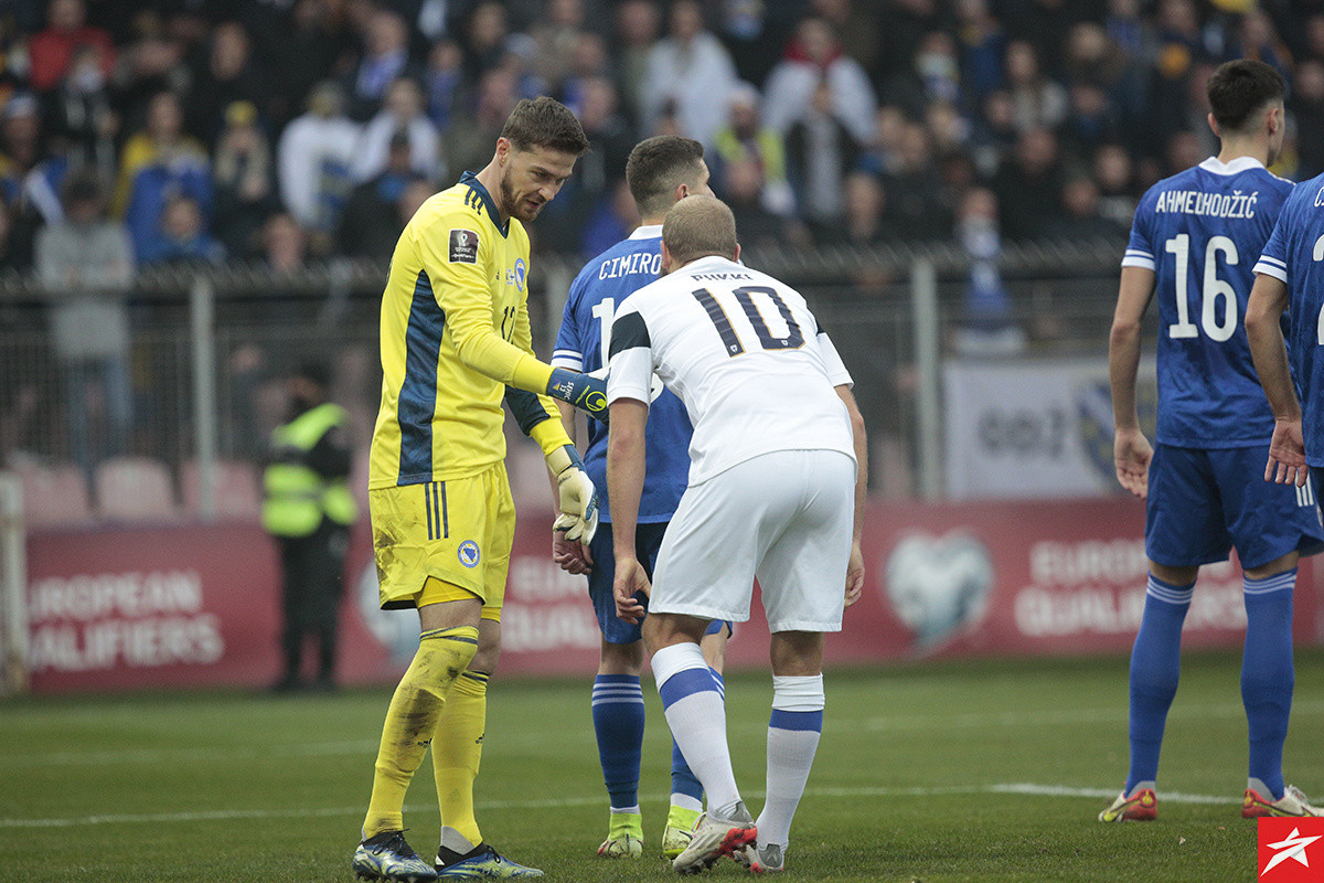 Razočarani Šehić je imao kratku izjavu nakon utakmice: "Žalosno..."